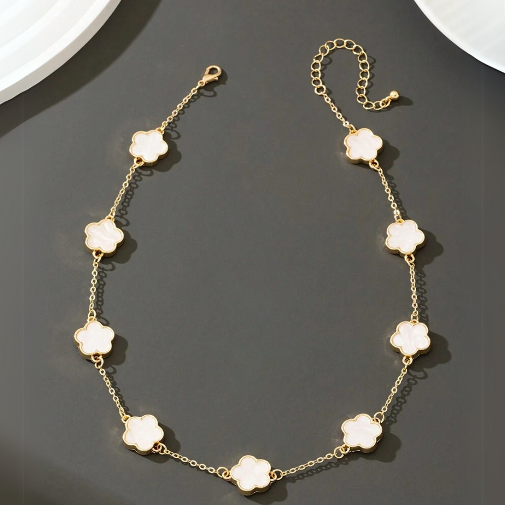 Clover Pendant Necklace