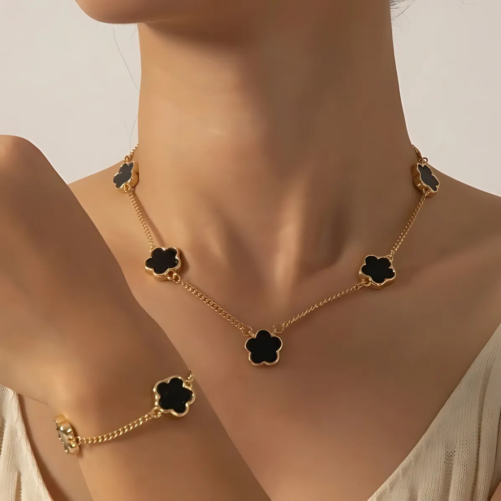 Clover Pendant Necklace